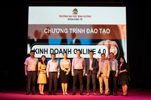 Khoa Kinh tế: Đào tạo Marketing Online và đào tạo sản phẩm của Doanh nghiệp cho sinh viên