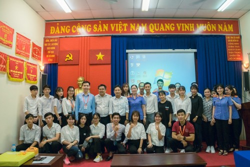 Tân sinh viên K23 Khoa Luật học: “Một ngày làm thẩm phán”