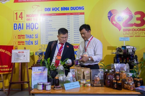 Trường Đại học Bình Dương tham gia triển lãm thành tựu kinh tế - xã hội, quốc phòng - an ninh tỉnh Bình Dương