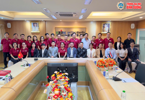 Học viên cao học Ngành Quản lý kinh tế trường Đại học Bình Dương tham quan và học tập tại Đại học Krirk, Thái Lan