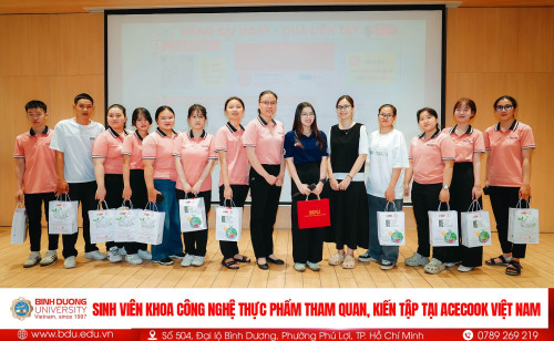 Sinh viên Khoa Công nghệ Thực phẩm tham quan, kiến tập tại Công ty Acecook Việt Nam.