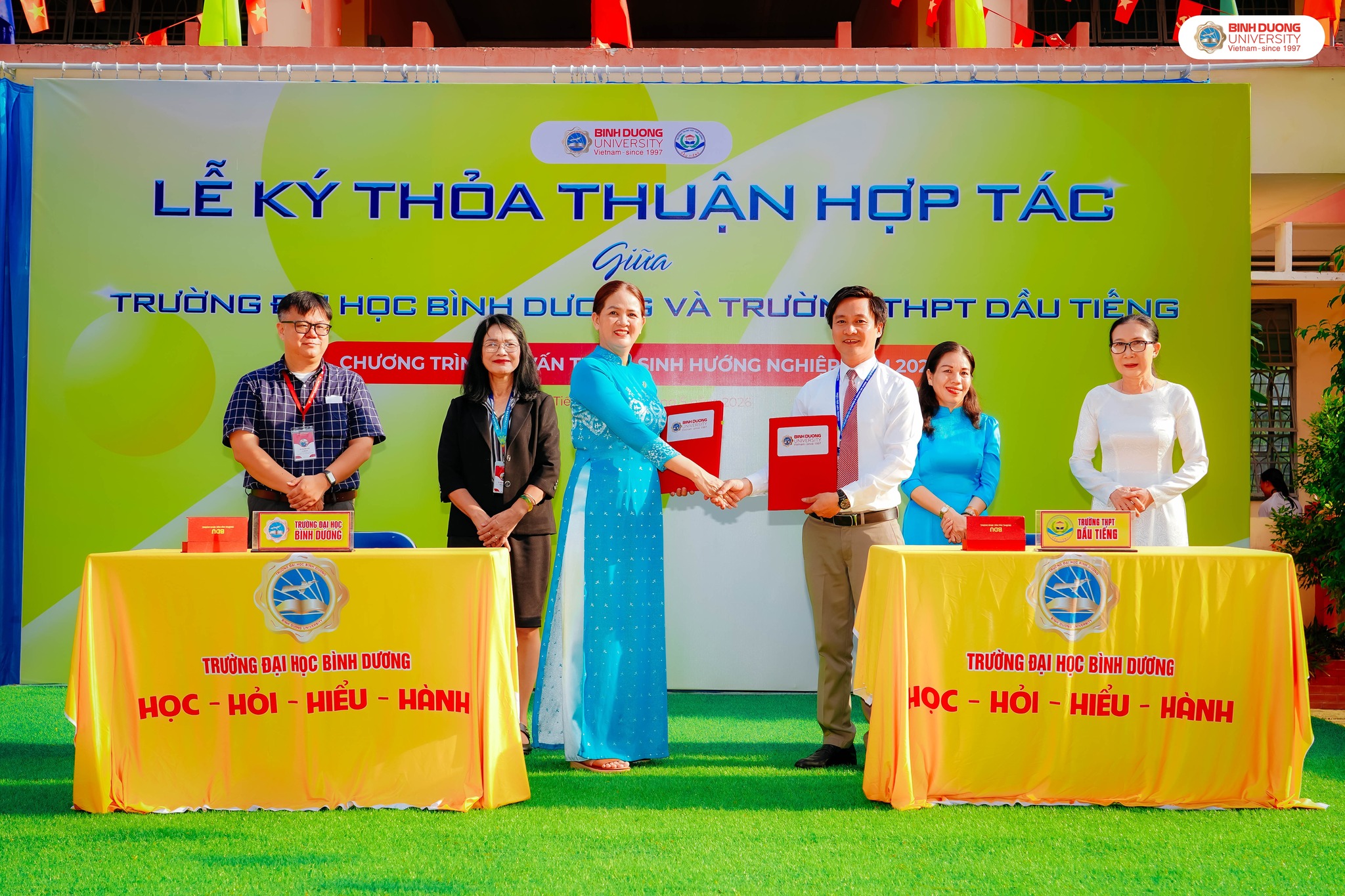 dai hoc binh duong ki ket hop tac voi truong thpt dau tieng