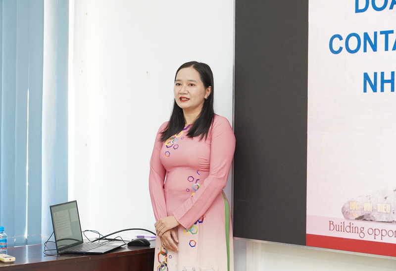 Nghien cuu sinh Nguyen Thuy Linh da bao ve thanh cong de cuong chi tiet luan an tien si