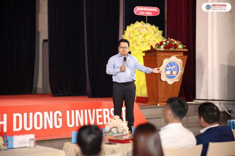 Workshop giao duc Ngoai ngu 4 0 tai Dai hoc Binh Duong (2)