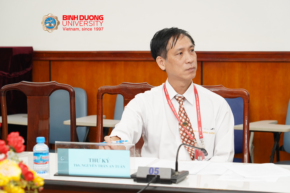 thẩm định thuyết minh hai đề tài nghiên cứu khoa học của Giảng viên Khoa Điện Điện tử 3