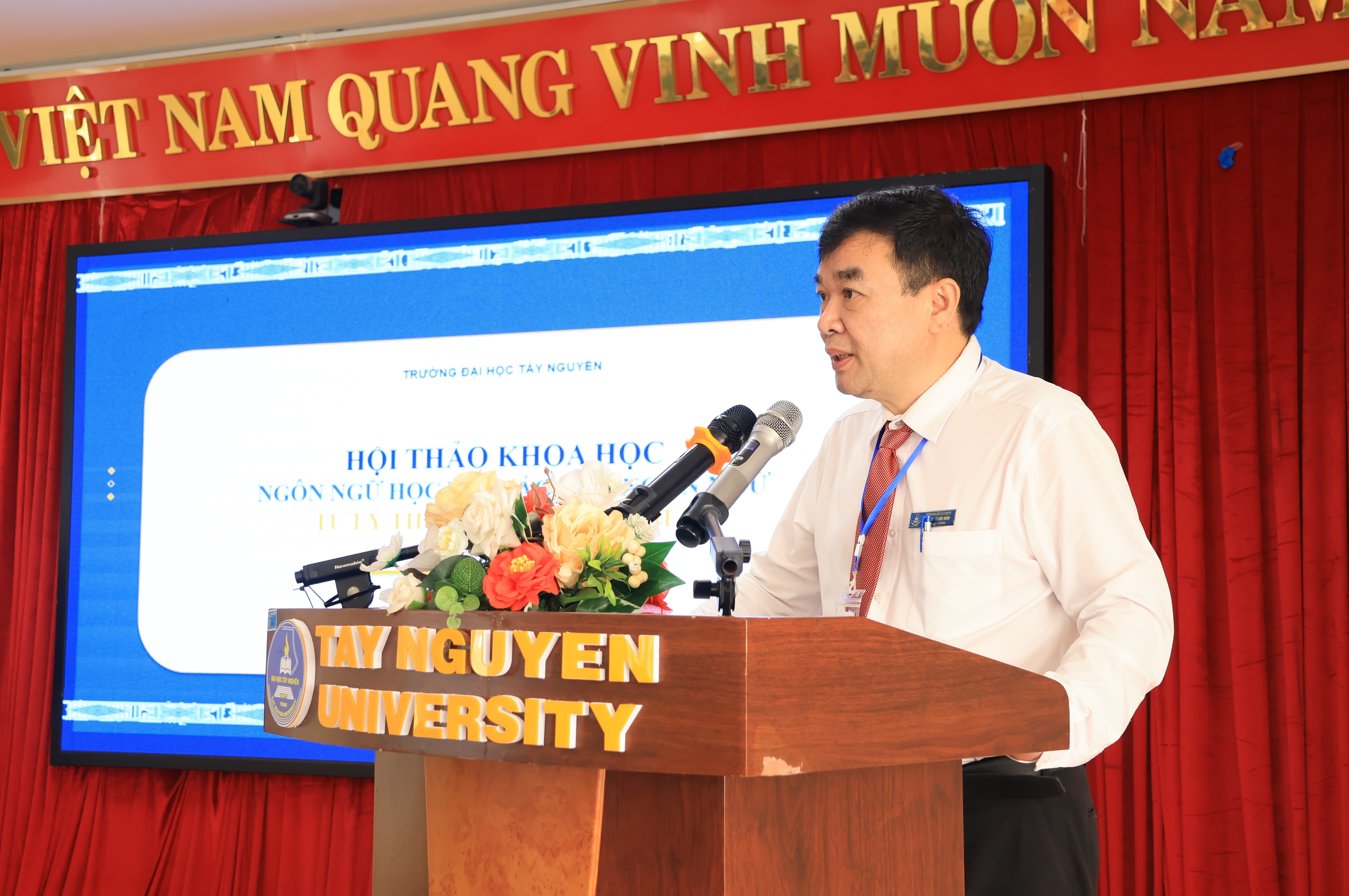 PGS.TS. Lê Đức Niêm phát biểu khai mạc