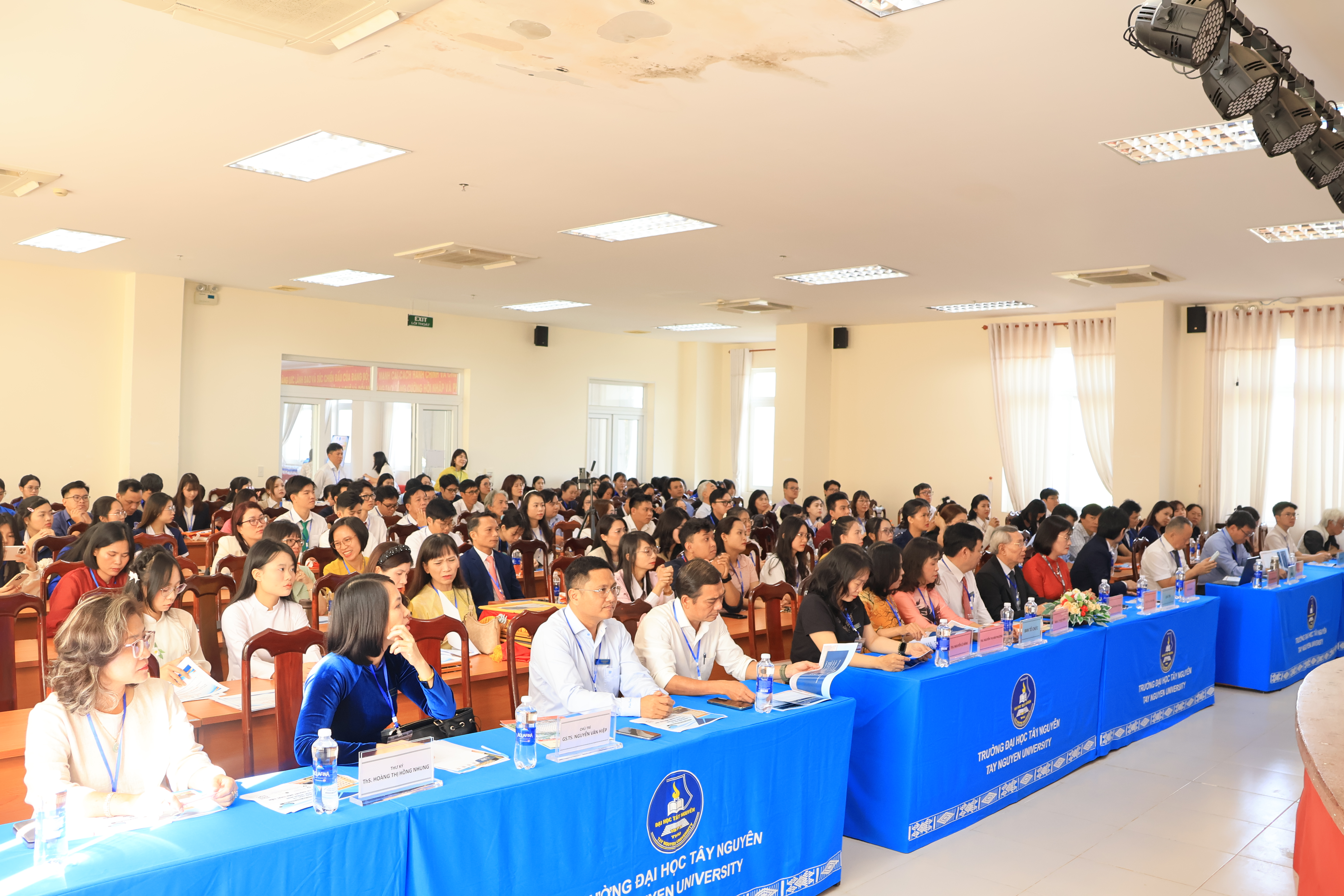 Toàn cảnh các đại biểu tham gia Hội thảo