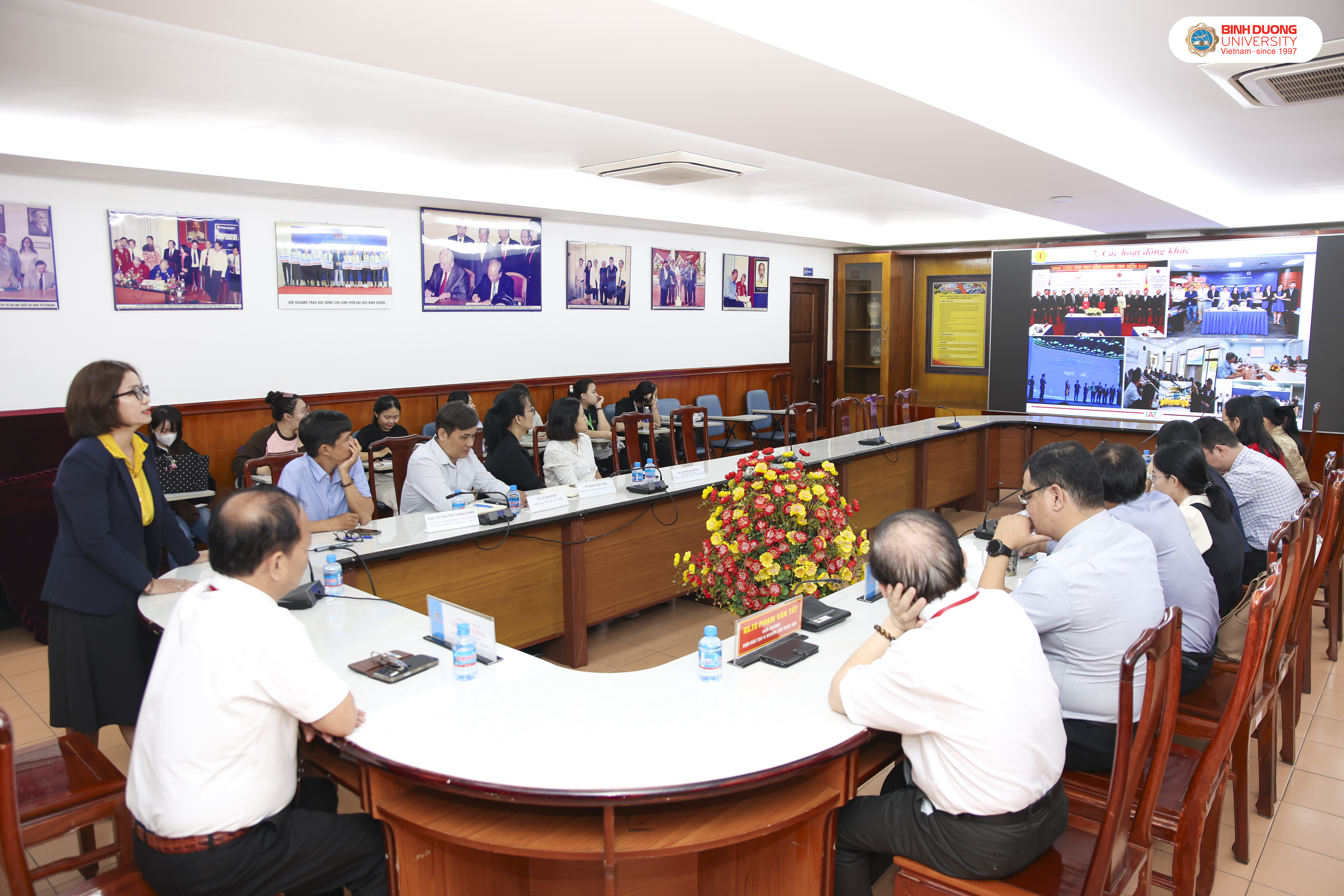 Quang cảnh Lễ ký kết thỏa thuận hợp tác giữa Trường Đại học Bình Dương và Viện Công nghệ Tiên tiến.
